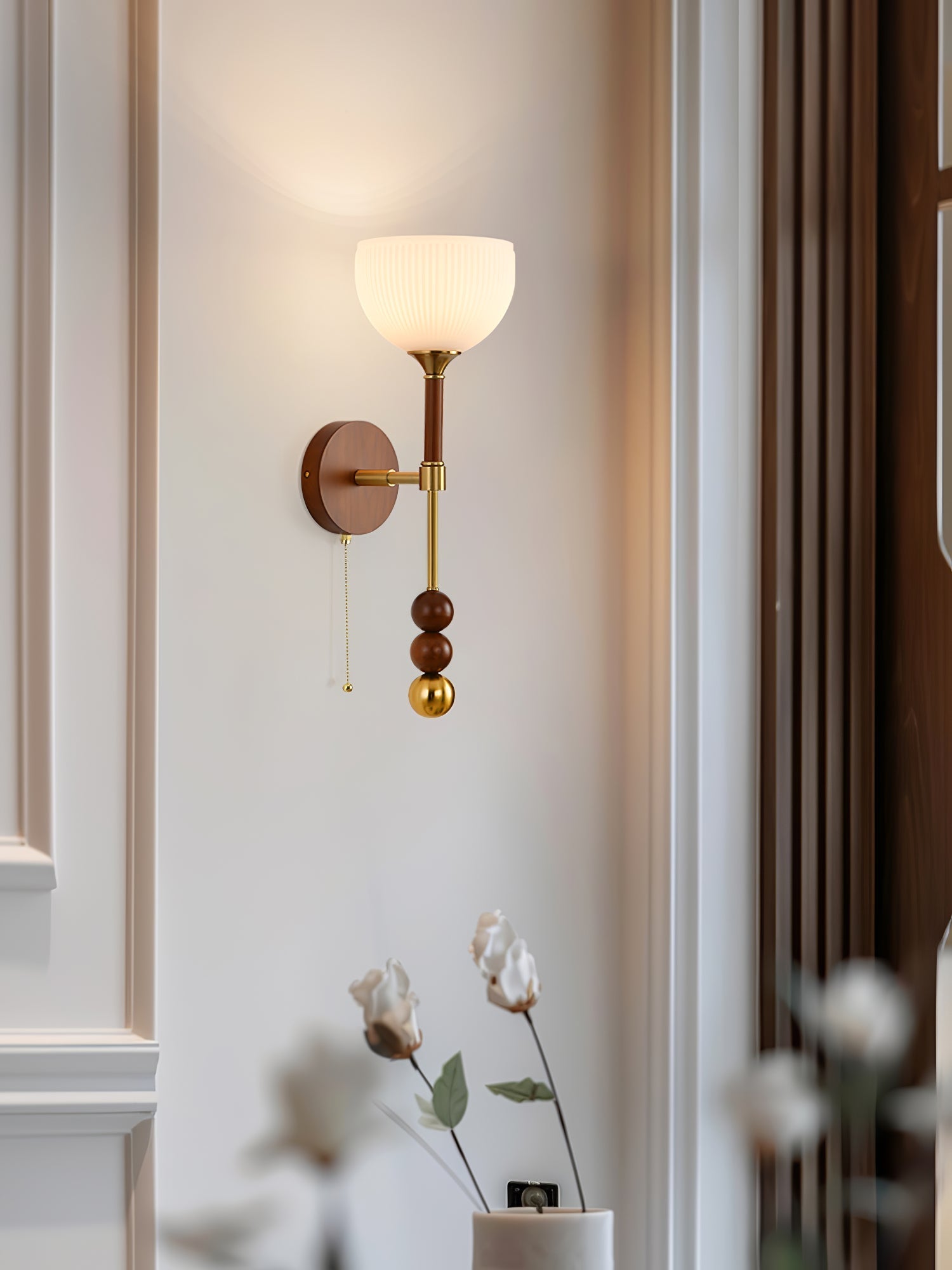 Hilda Roma Elegance Wood Sconce Wall lamp - Neutral Decor