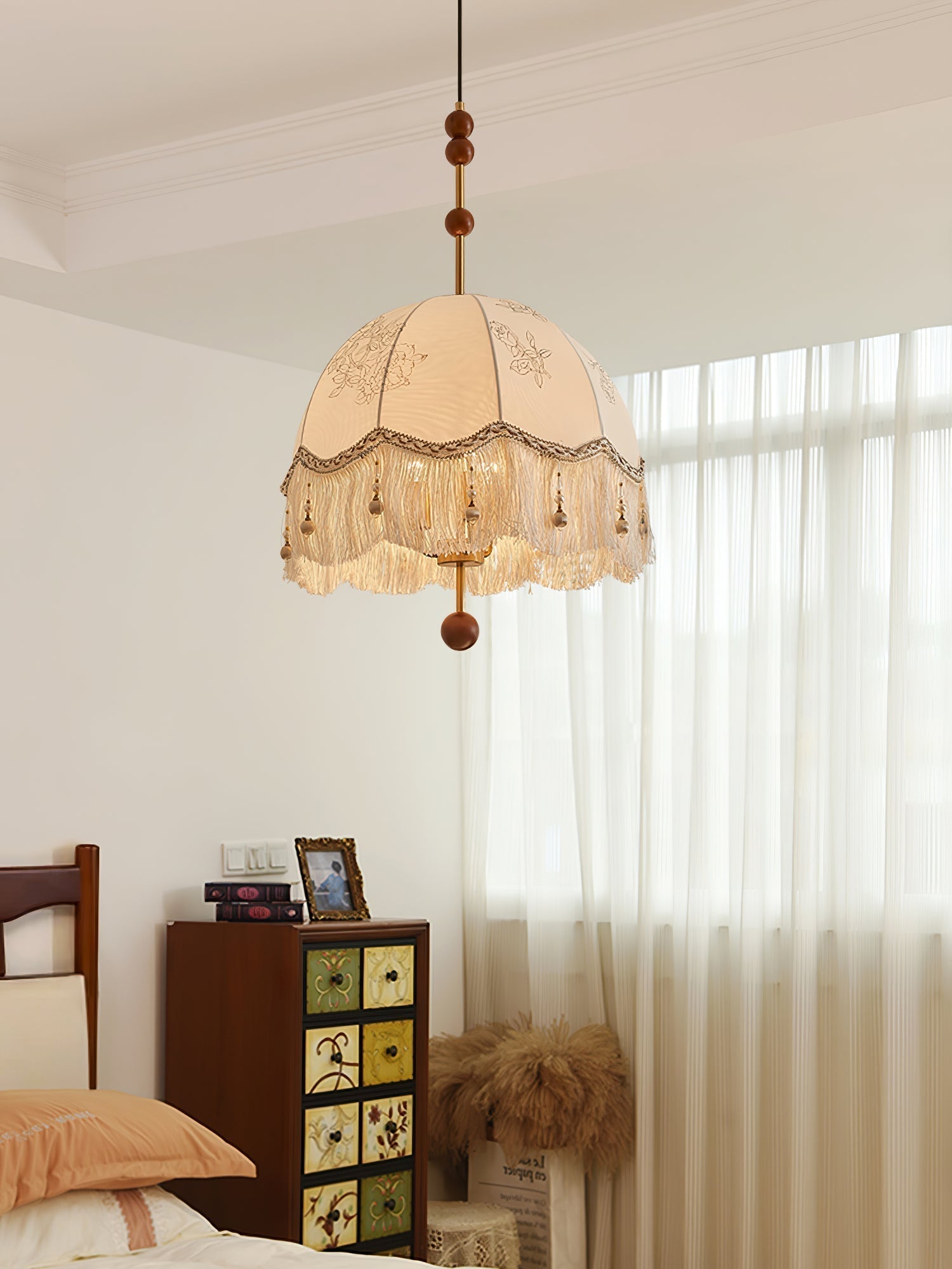 Banell Unique Elegance Fringe Pendant Lamp