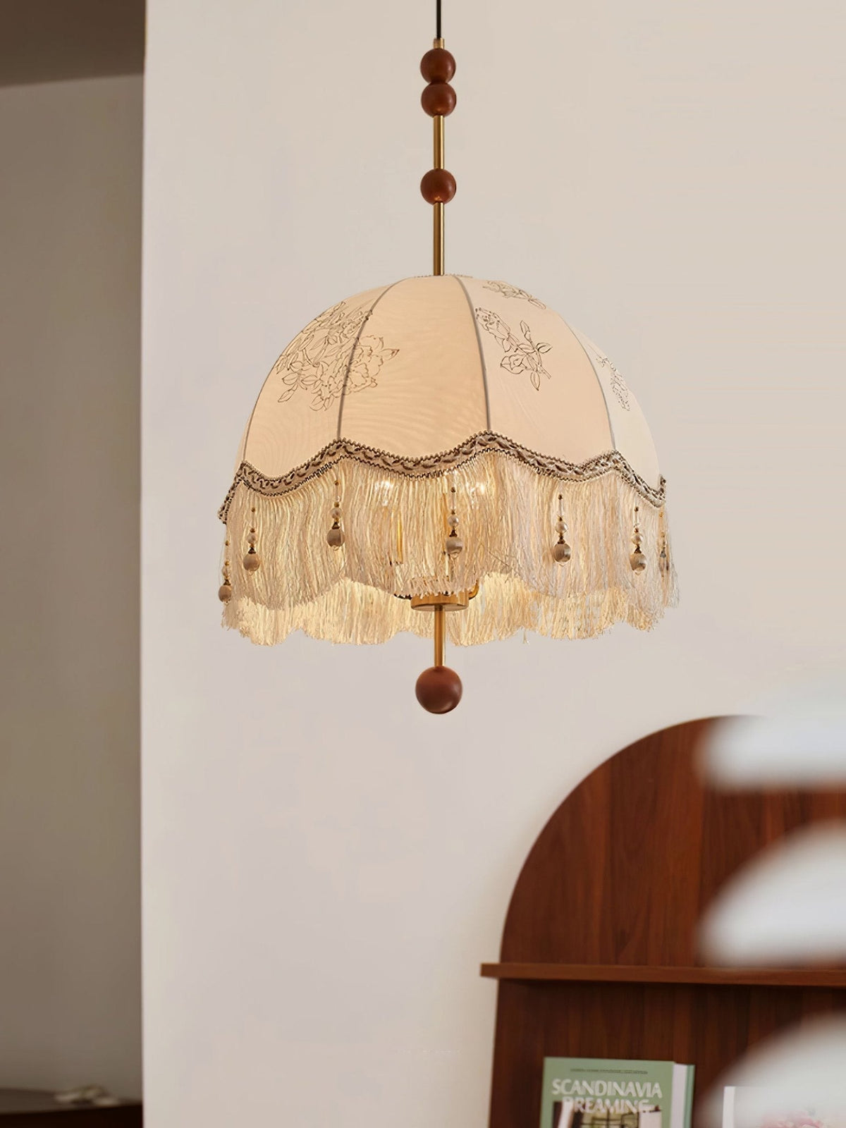 Banell Unique Elegance Fringe Pendant Lamp