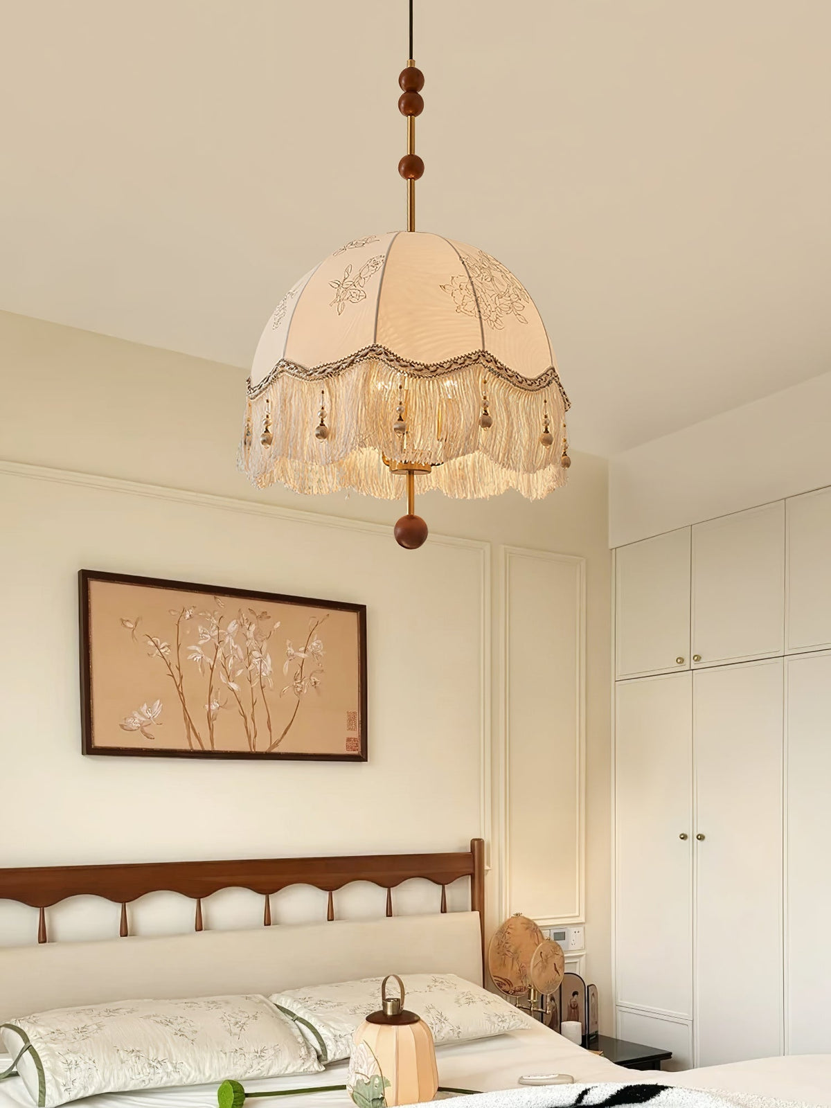 Banell Unique Elegance Fringe Pendant Lamp