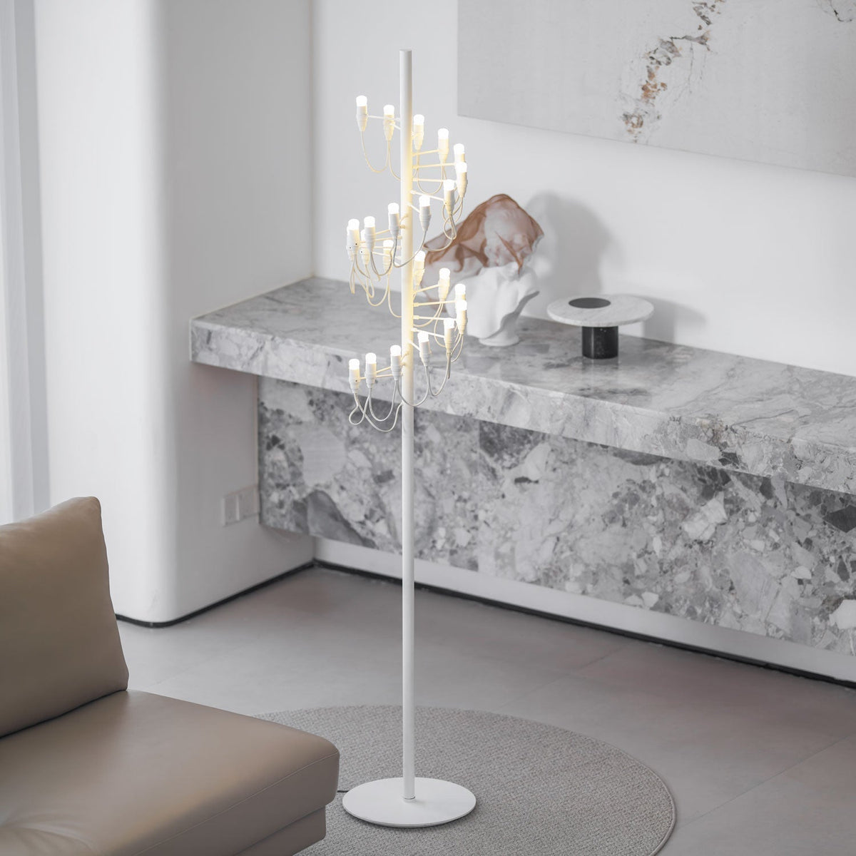 Olliryra Sculptural Steel Floor Lamp