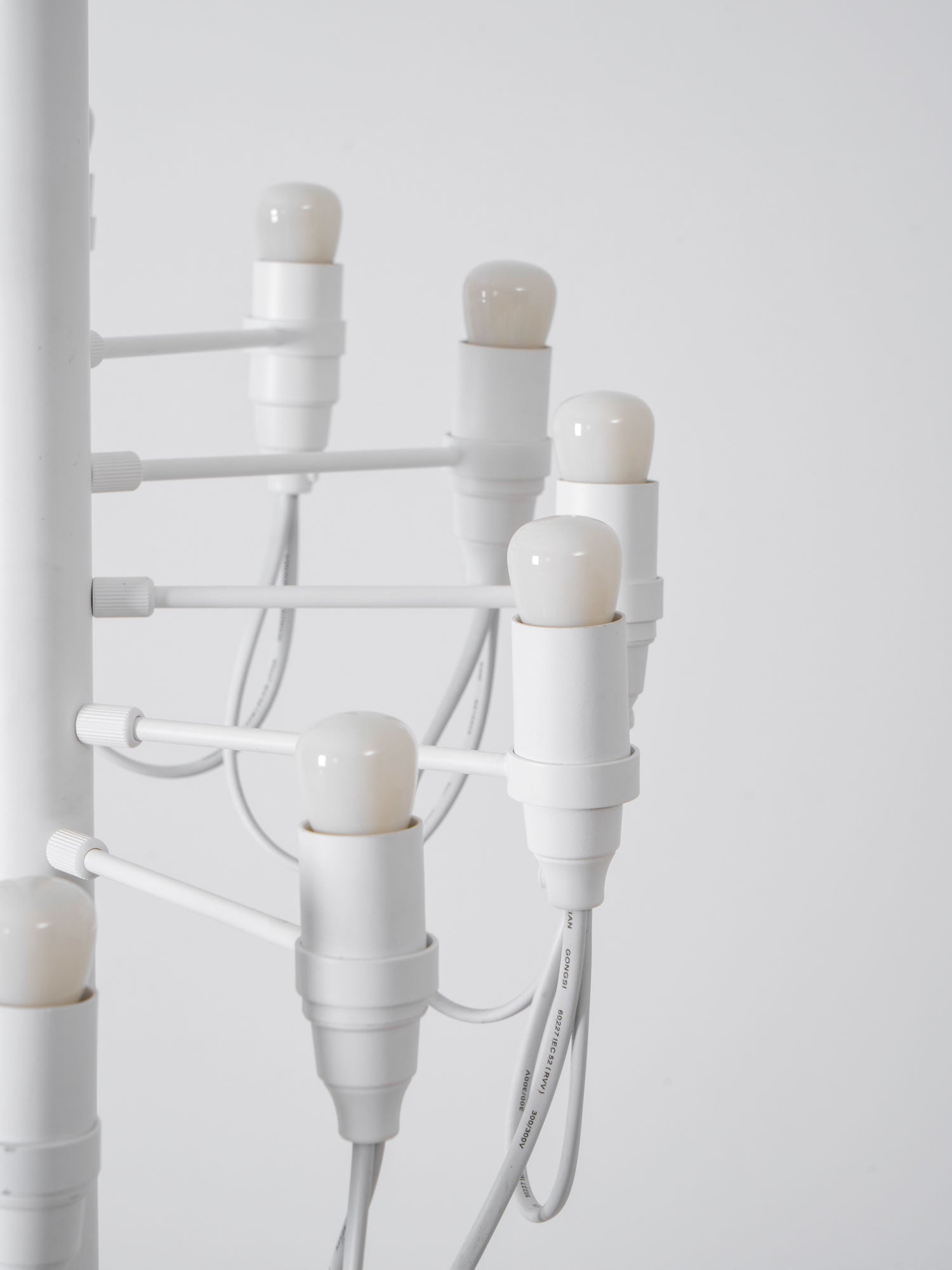 Olliryra Sculptural Steel Floor Lamp