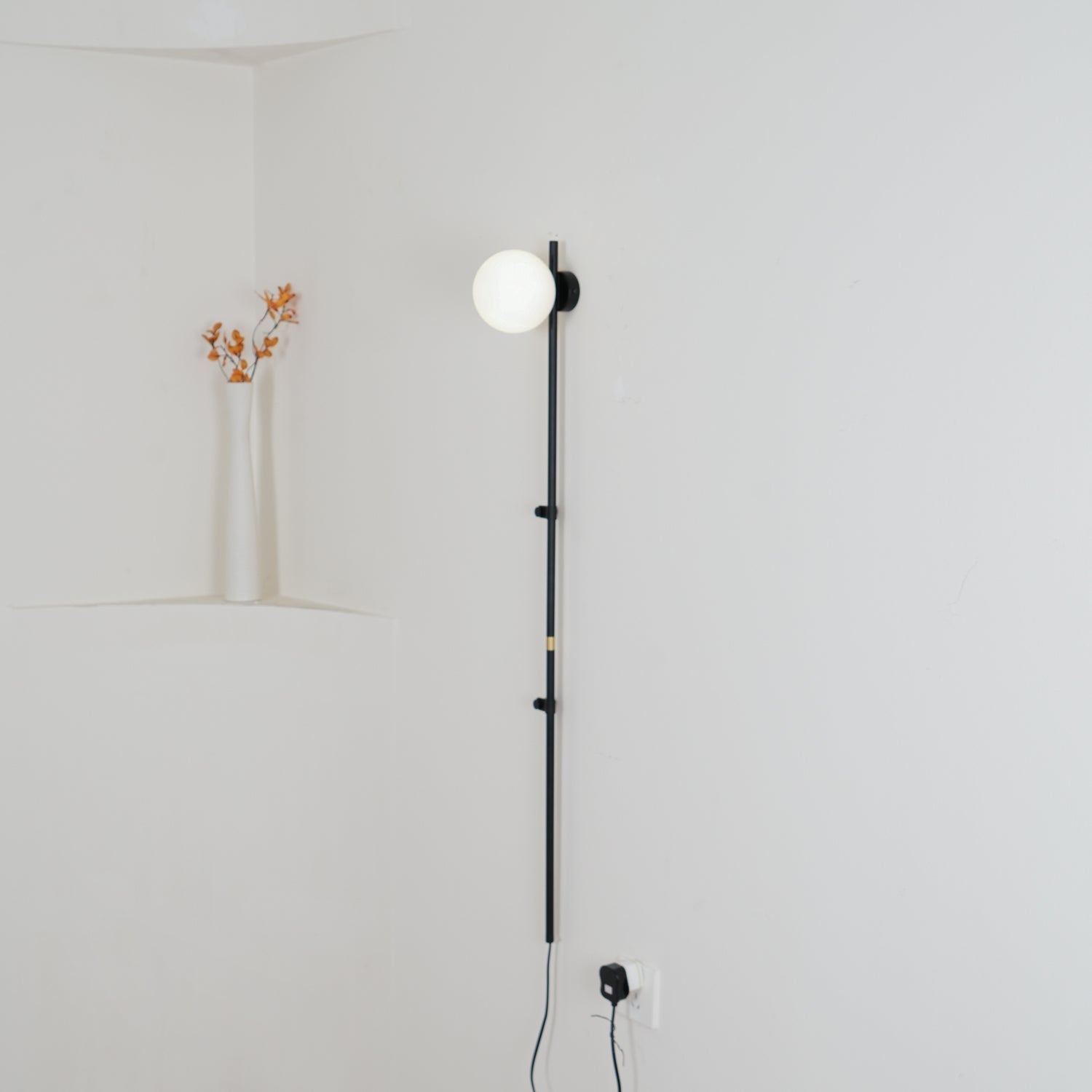 Curaeion Modern Minimalist Plug In Glass Wall Lamp