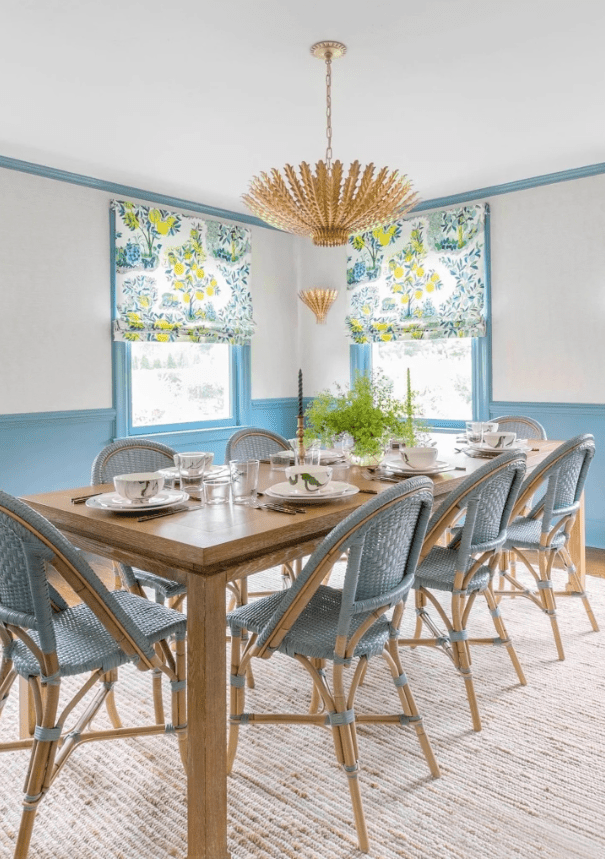 Lumuira Luxurious Gilded Acanthus Chandelier