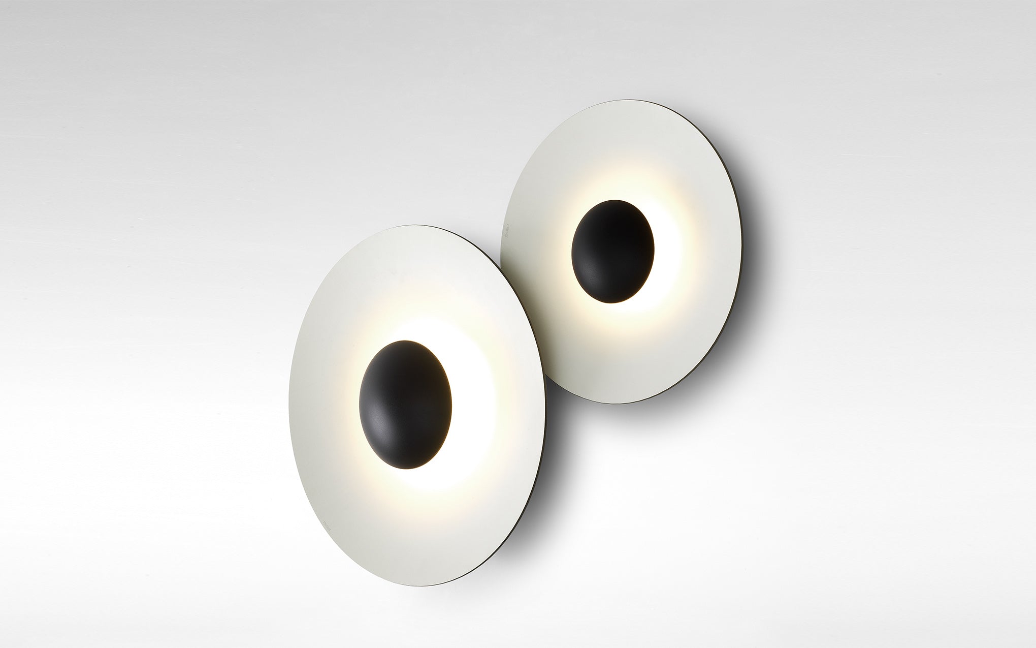 Ginger Modern Minimalist Round Wall Lamp