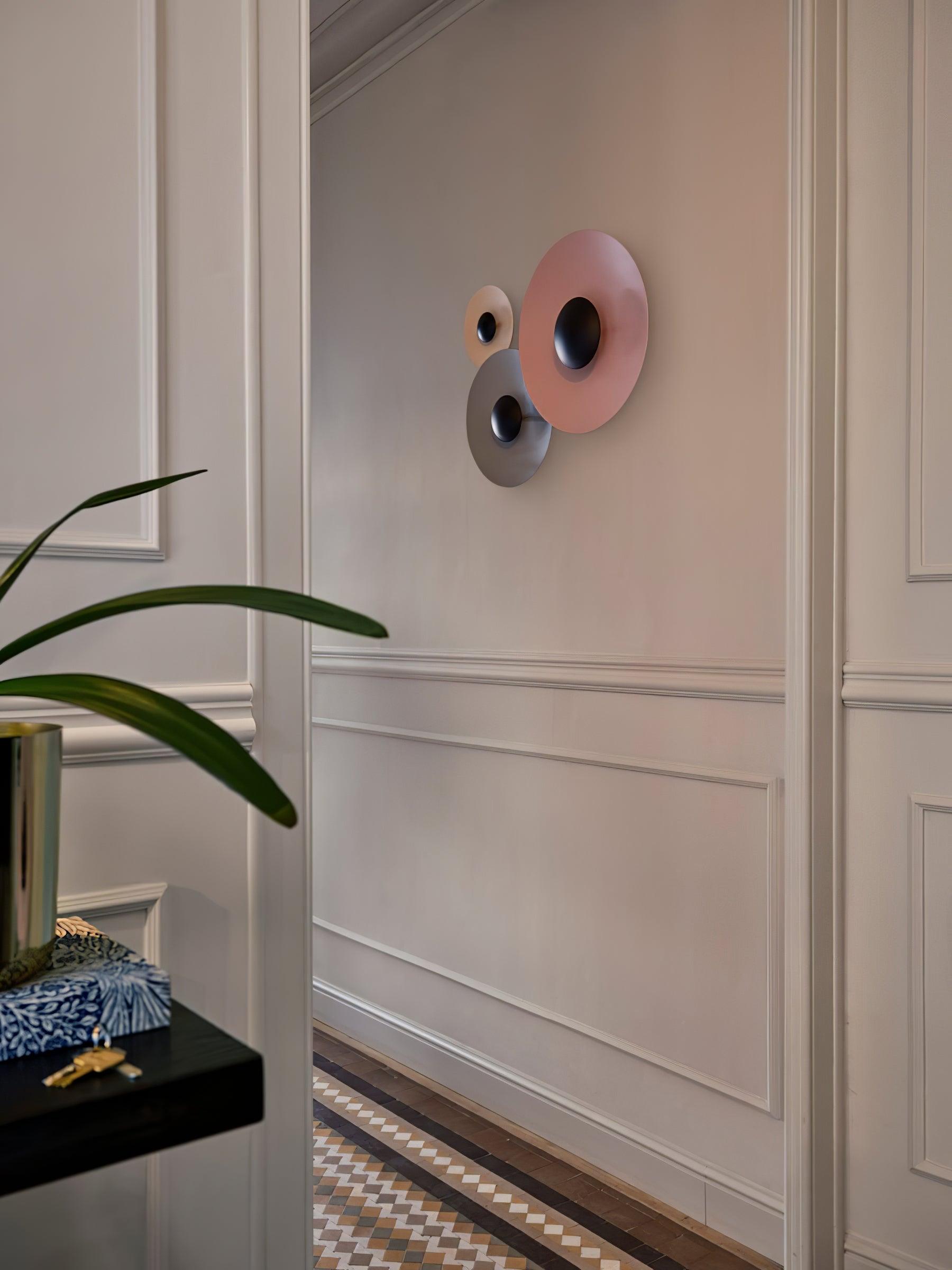 Xevan Elegance Simplicity Glow Wall Light