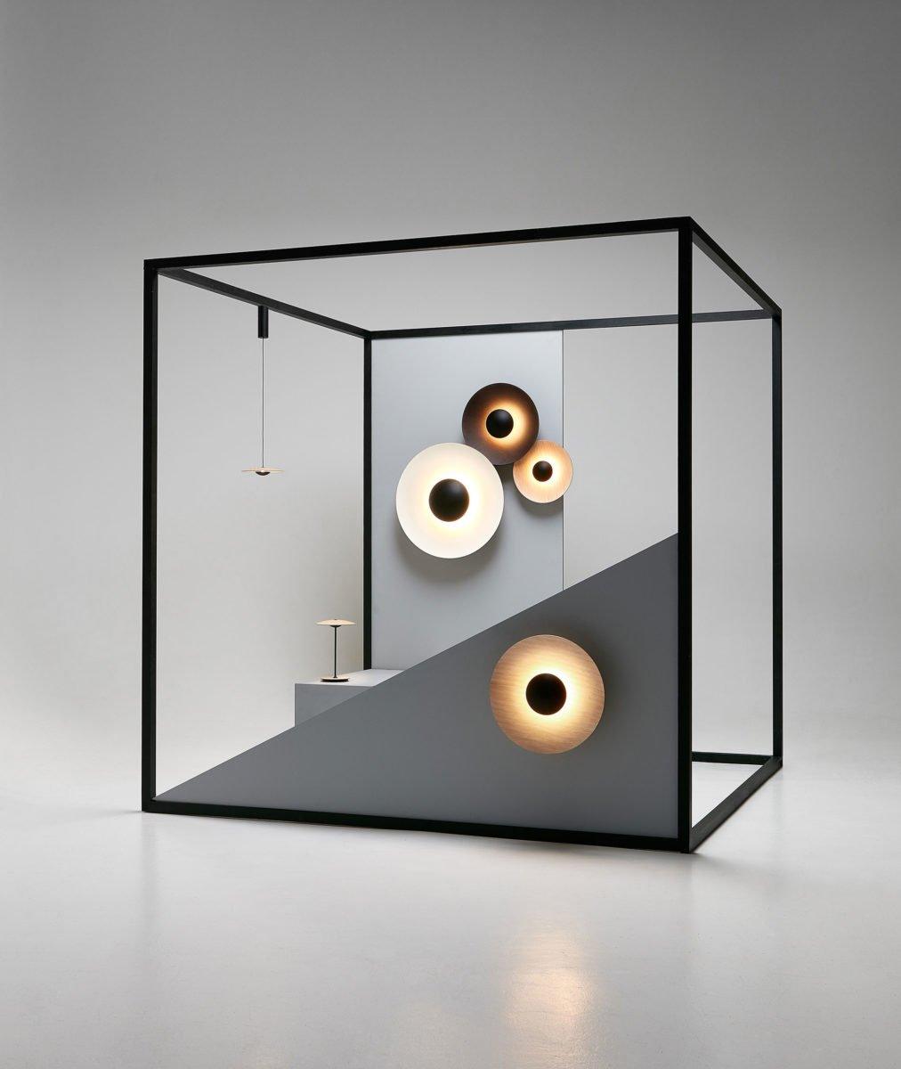 Xevan Elegance Simplicity Glow Wall Light