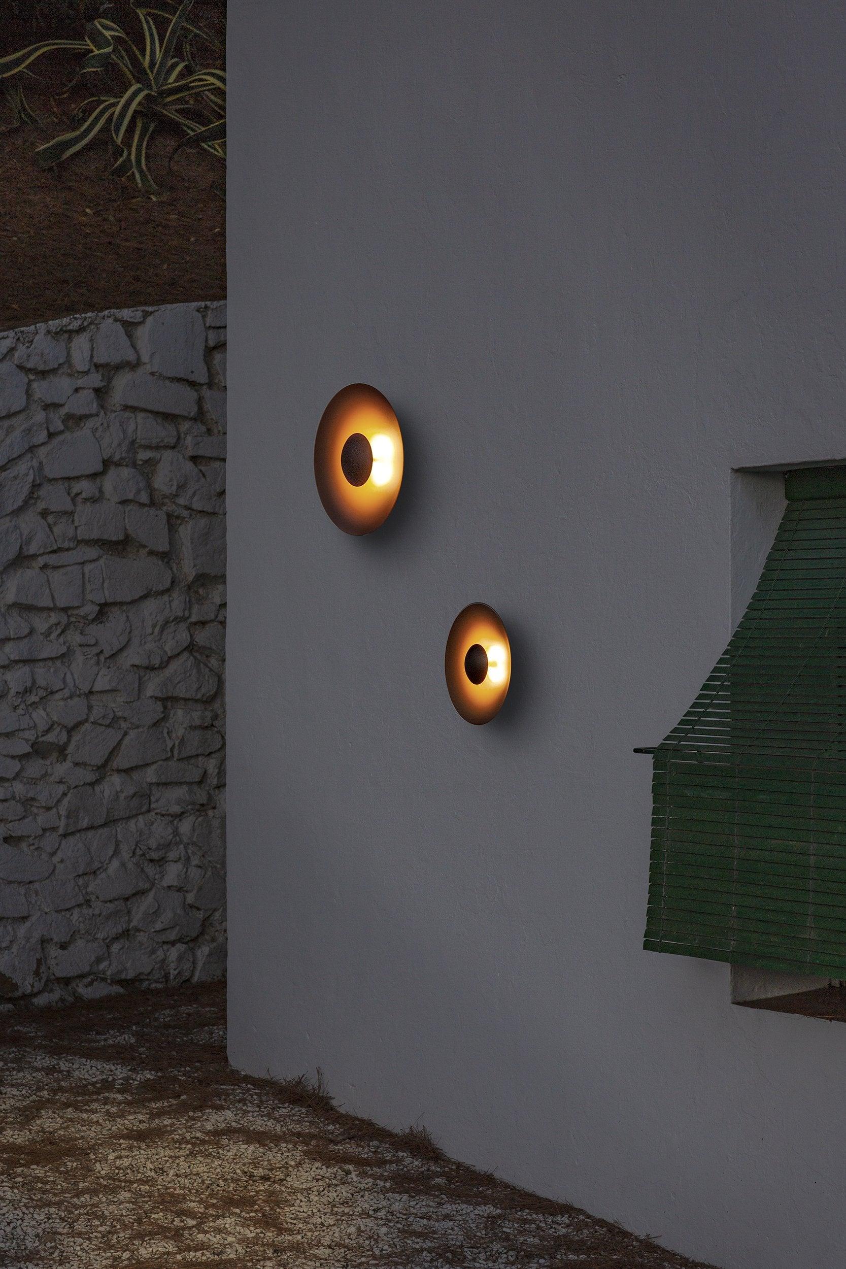 Xevan Elegance Simplicity Glow Wall Light