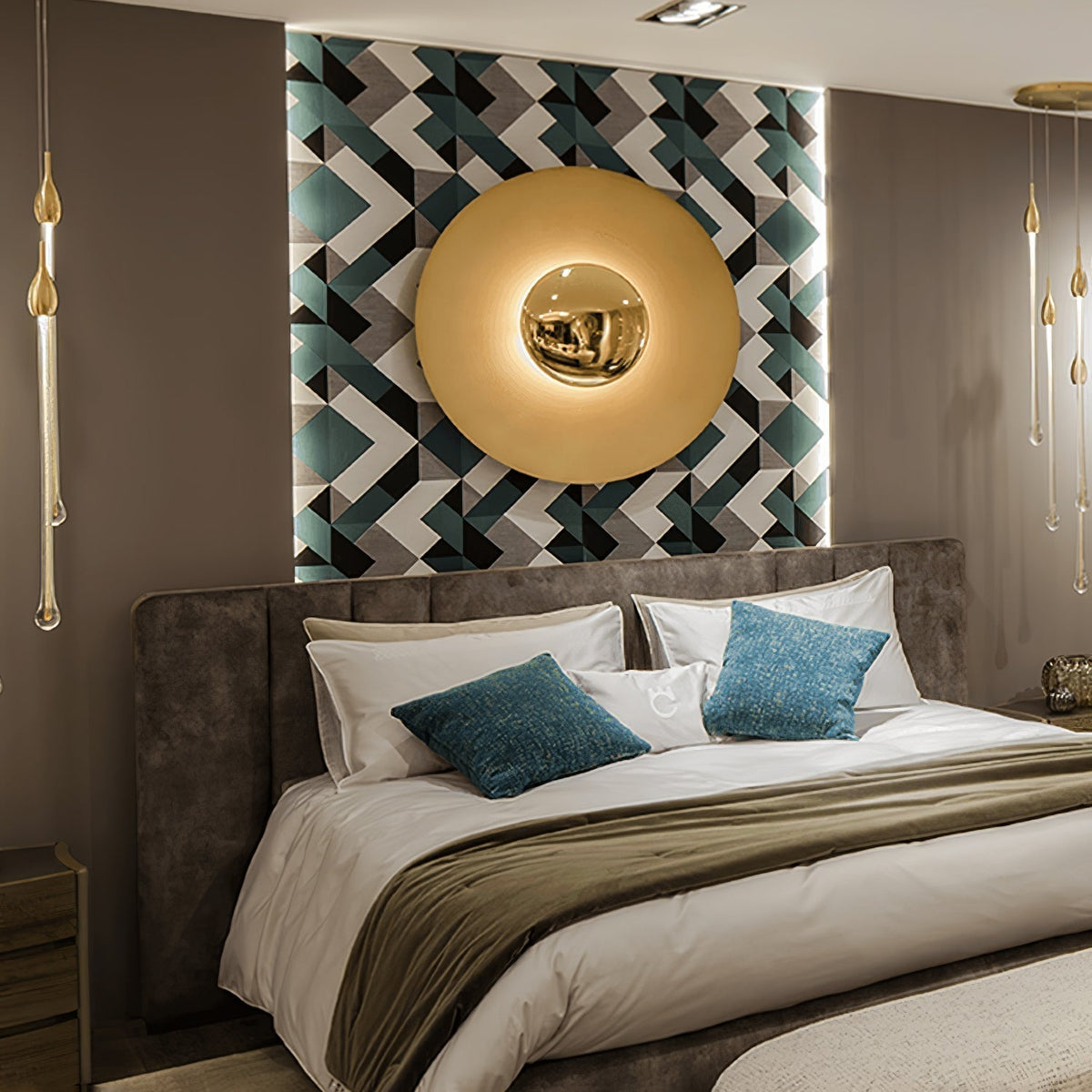 Xevan Elegance Simplicity Glow Wall Light