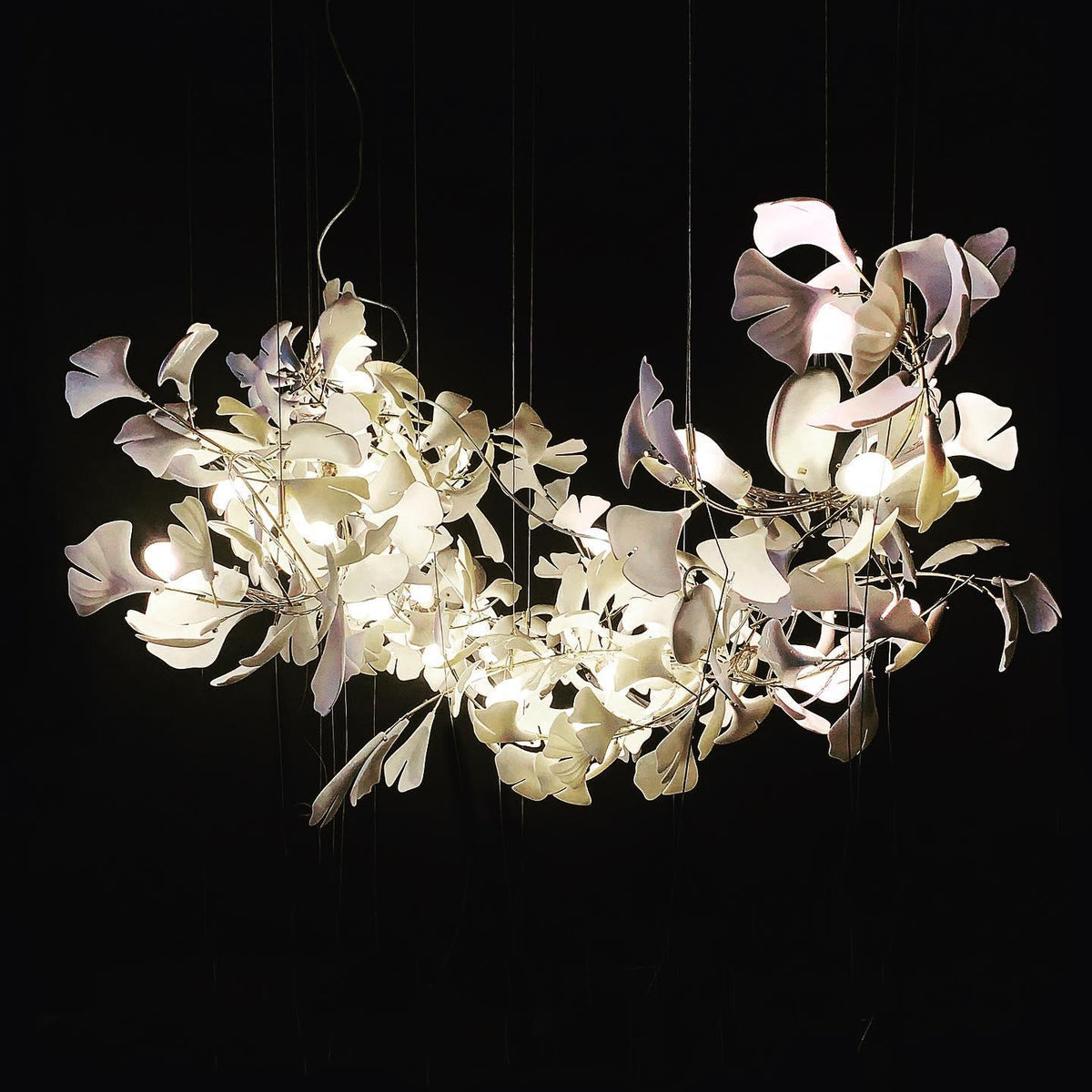 Ceroraine Chandelier Gingko A Porcelain LED Modern