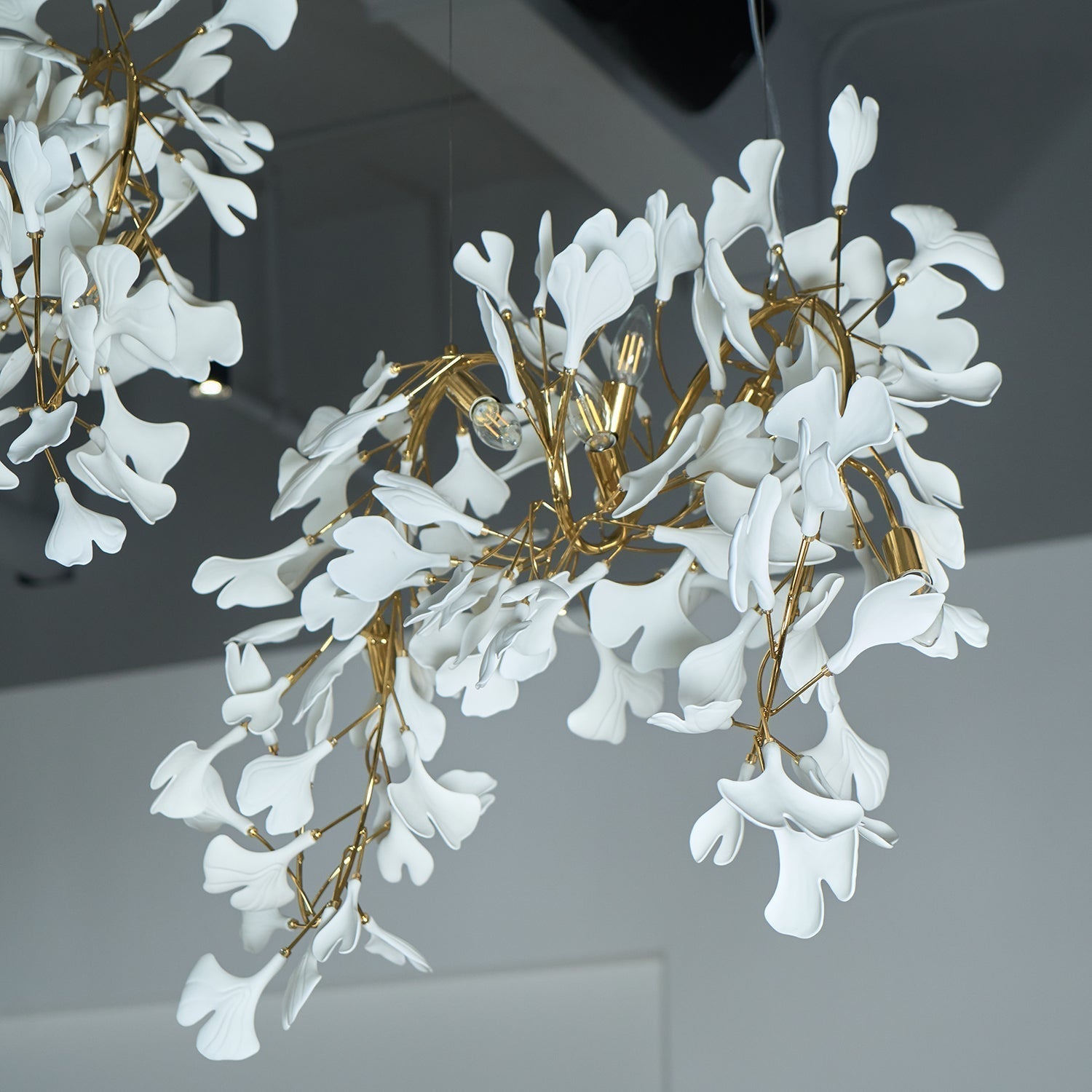 Ririxel Pendant Lamp Gingko Ceramic Petals Gold