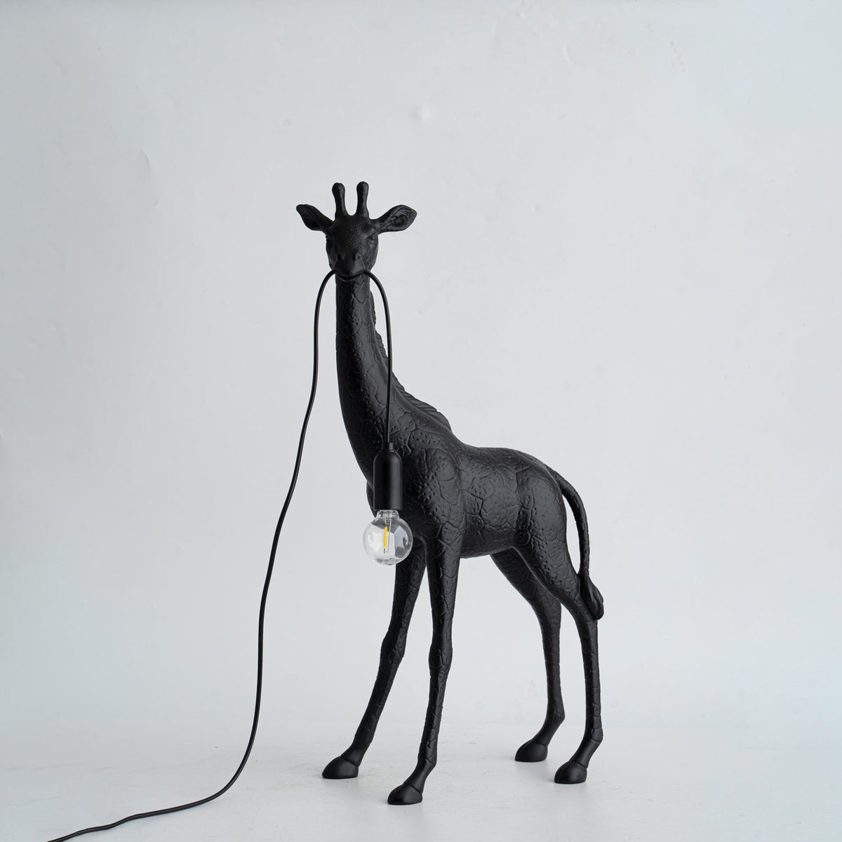 Fexl Luxurious Giraffe Royale Sculpture Floor Lamp