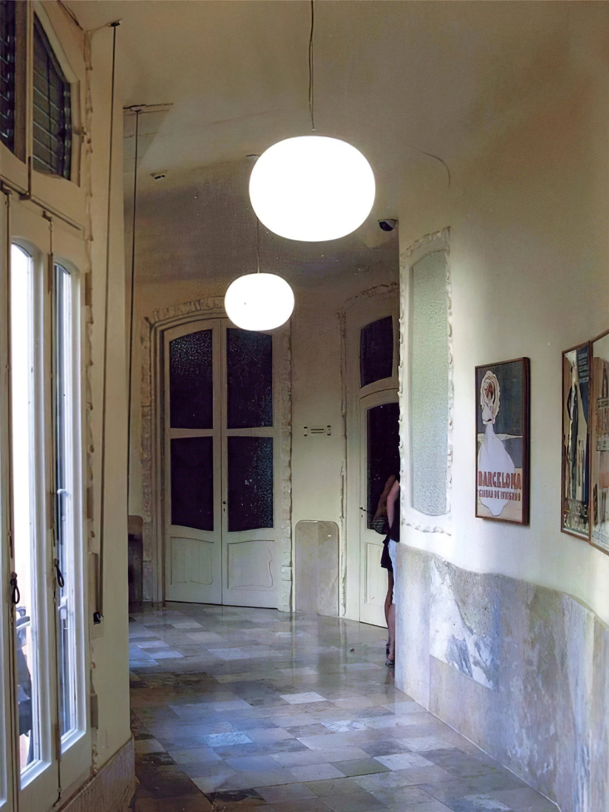 Gysta Contemporary Glass Pendant Lamp