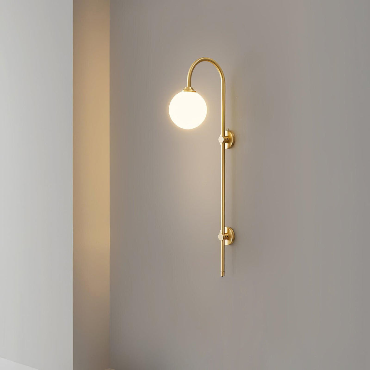 Nyvaris Modern Minimalist Globe Brass Glass Sconce Wall lamp