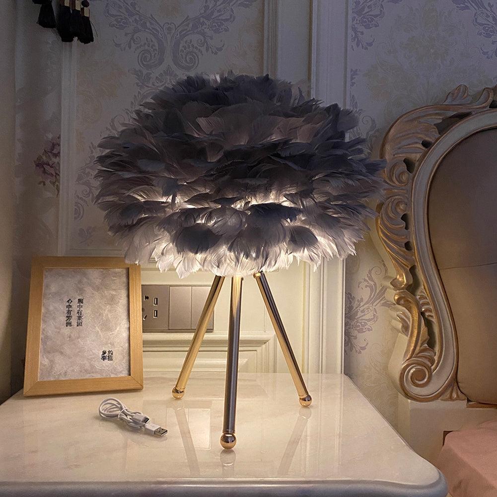 Nilo Feather Feminine Table Lamp