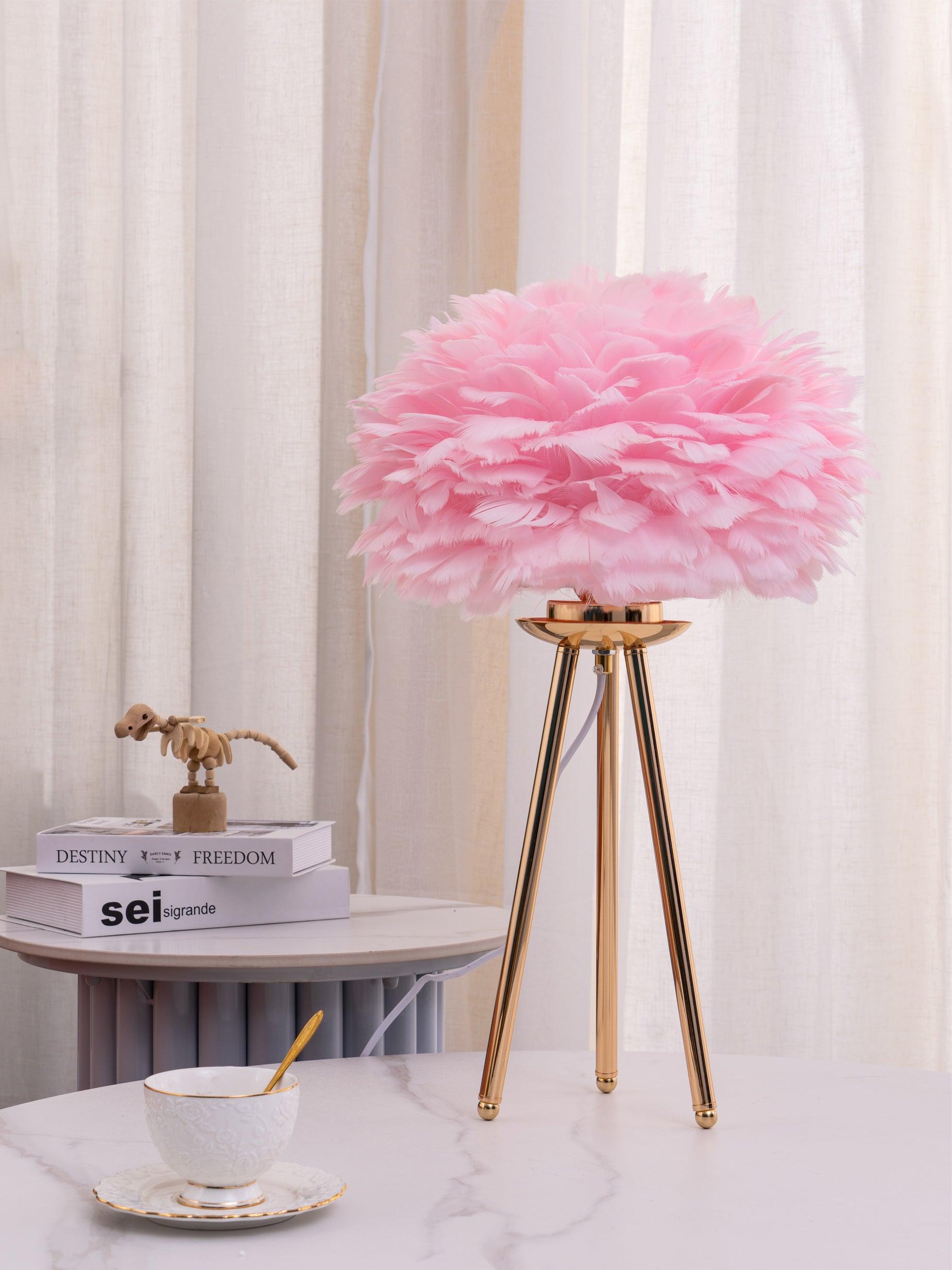 Nilo Feather Feminine Table Lamp