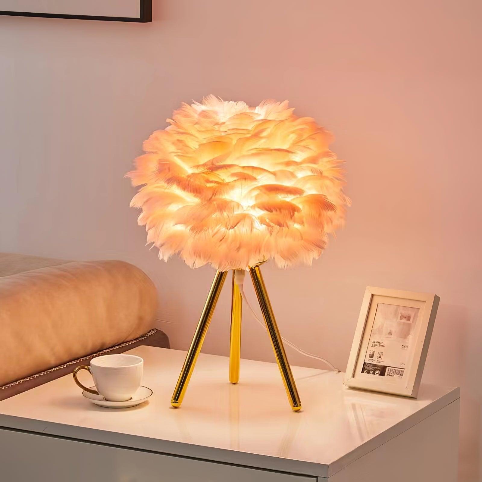 Nilo Feather Feminine Table Lamp