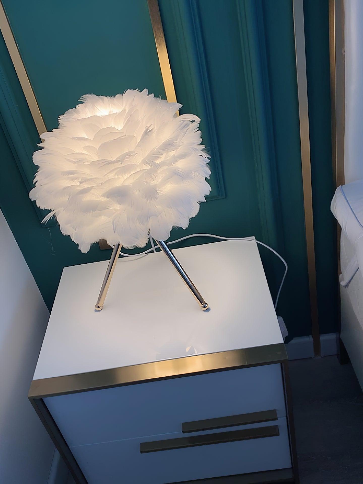 Nilo Feather Feminine Table Lamp - Neutral Decor