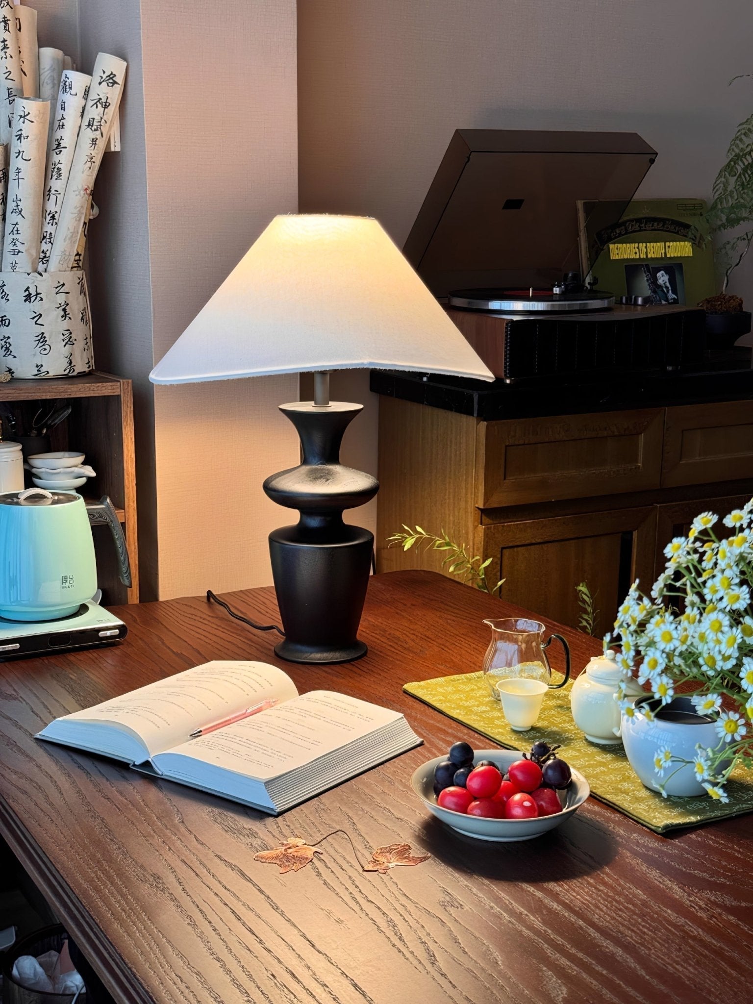 Arius Vintage Wood Table Lamp