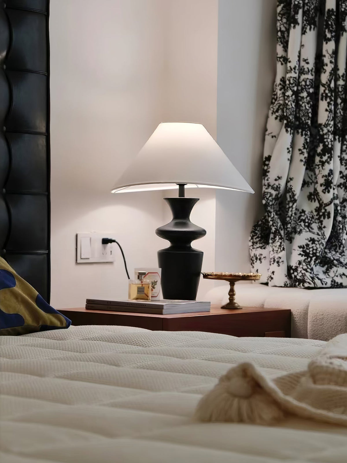 Arius Vintage Wood Table Lamp