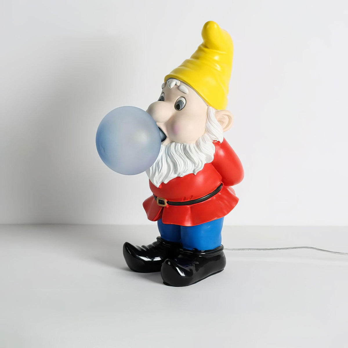 Brisa Resin Playful Table Lamp