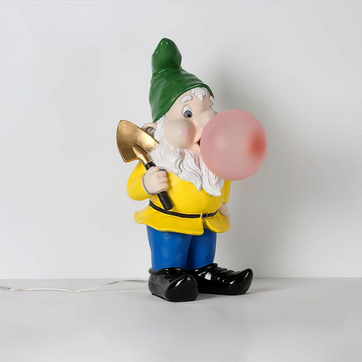 Brisa Resin Playful Table Lamp
