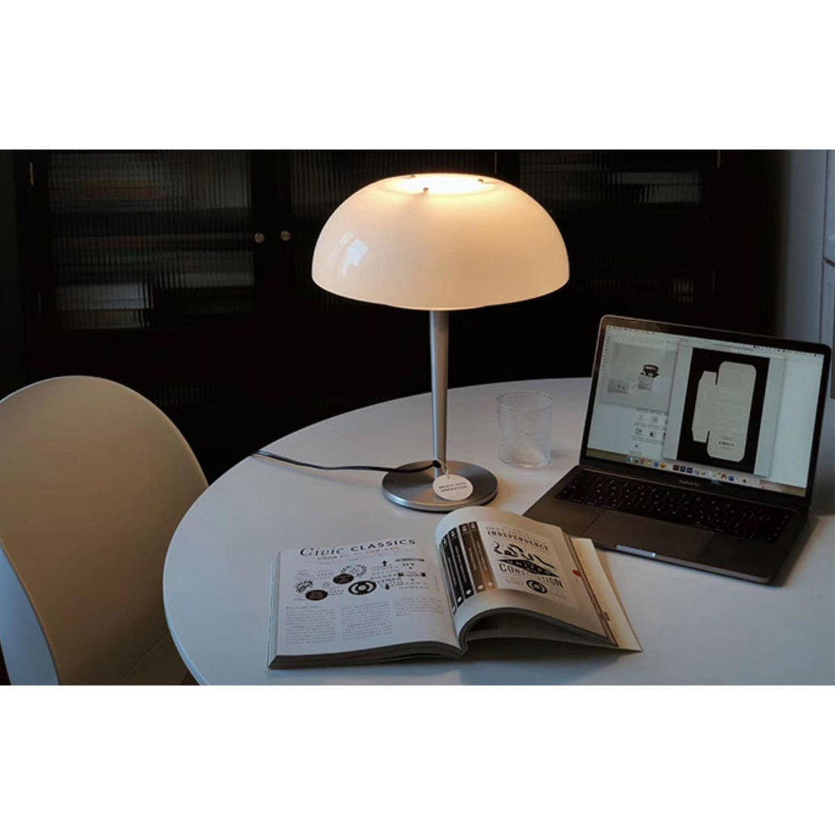 Nilten Modern Glass Table Lamp