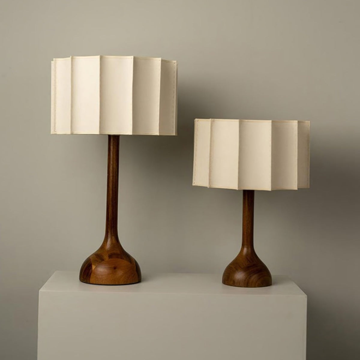 Livenq Wood Fabric Retro Table Lamp