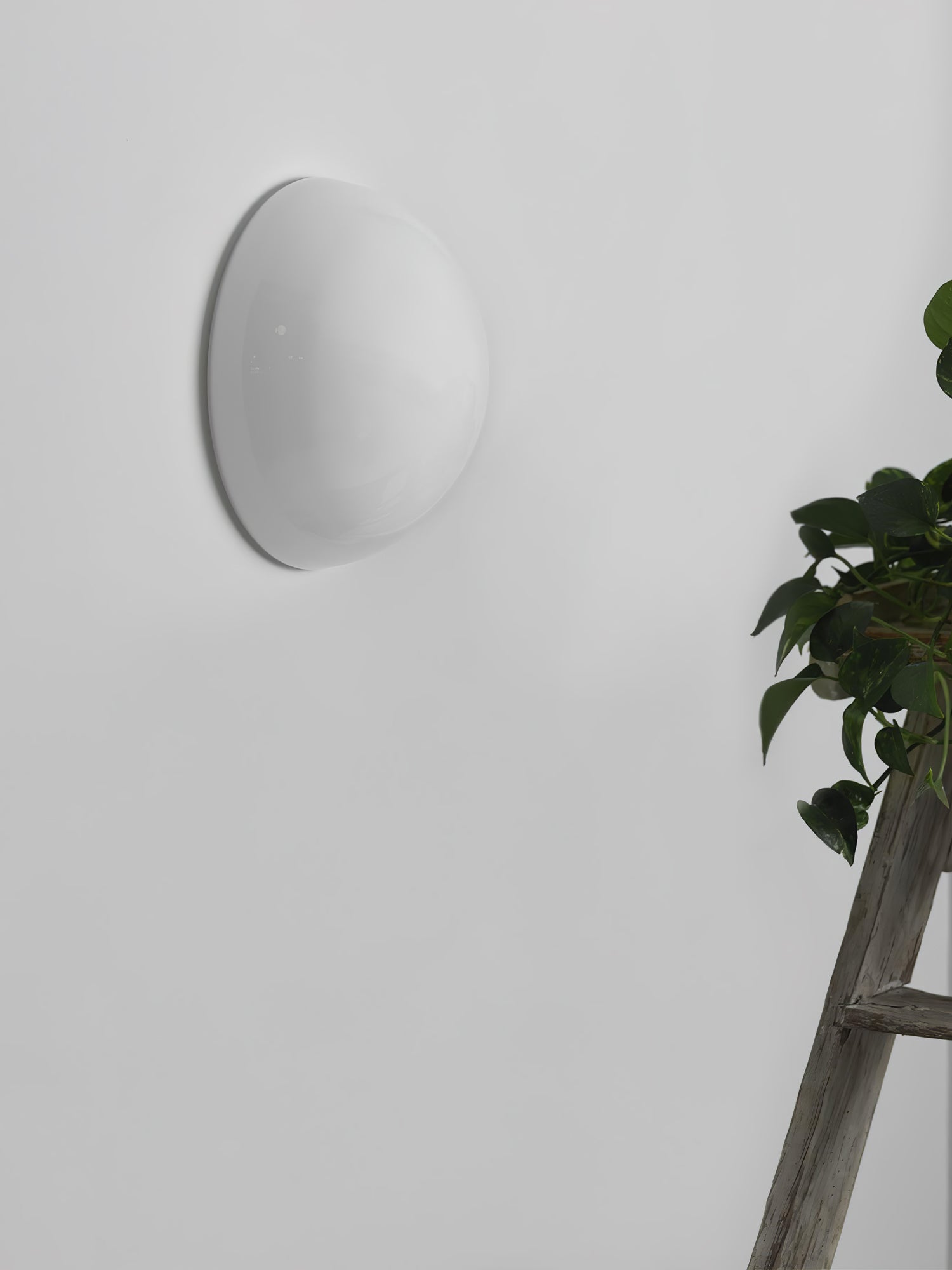 Vesilis Modern Minimalist Glass Wall Lamp