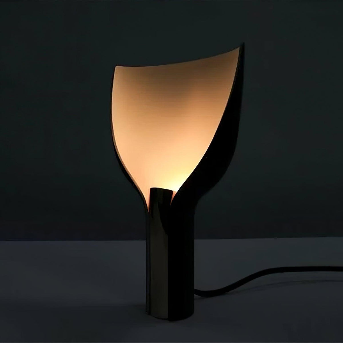 Jett Modern Table Lamp