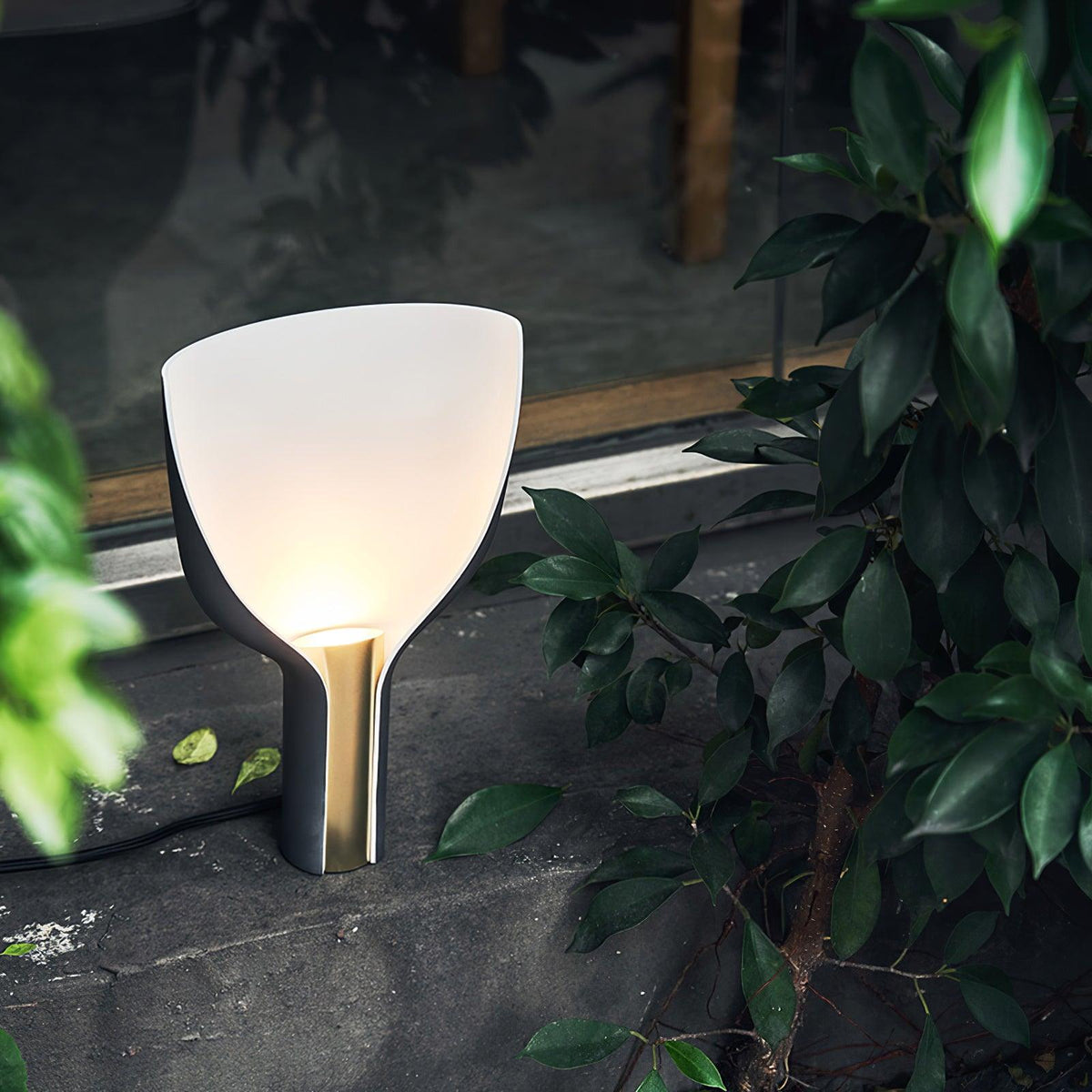 Jett Modern Table Lamp
