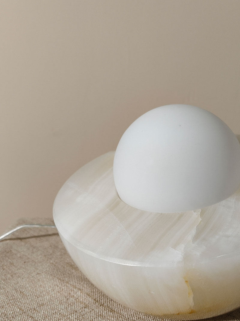 Fryle Jade Minimalist Halo Table Lamp