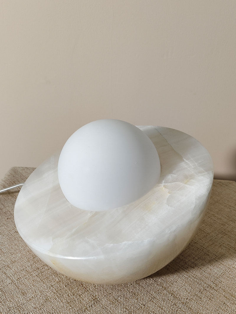 Fryle Jade Minimalist Halo Table Lamp
