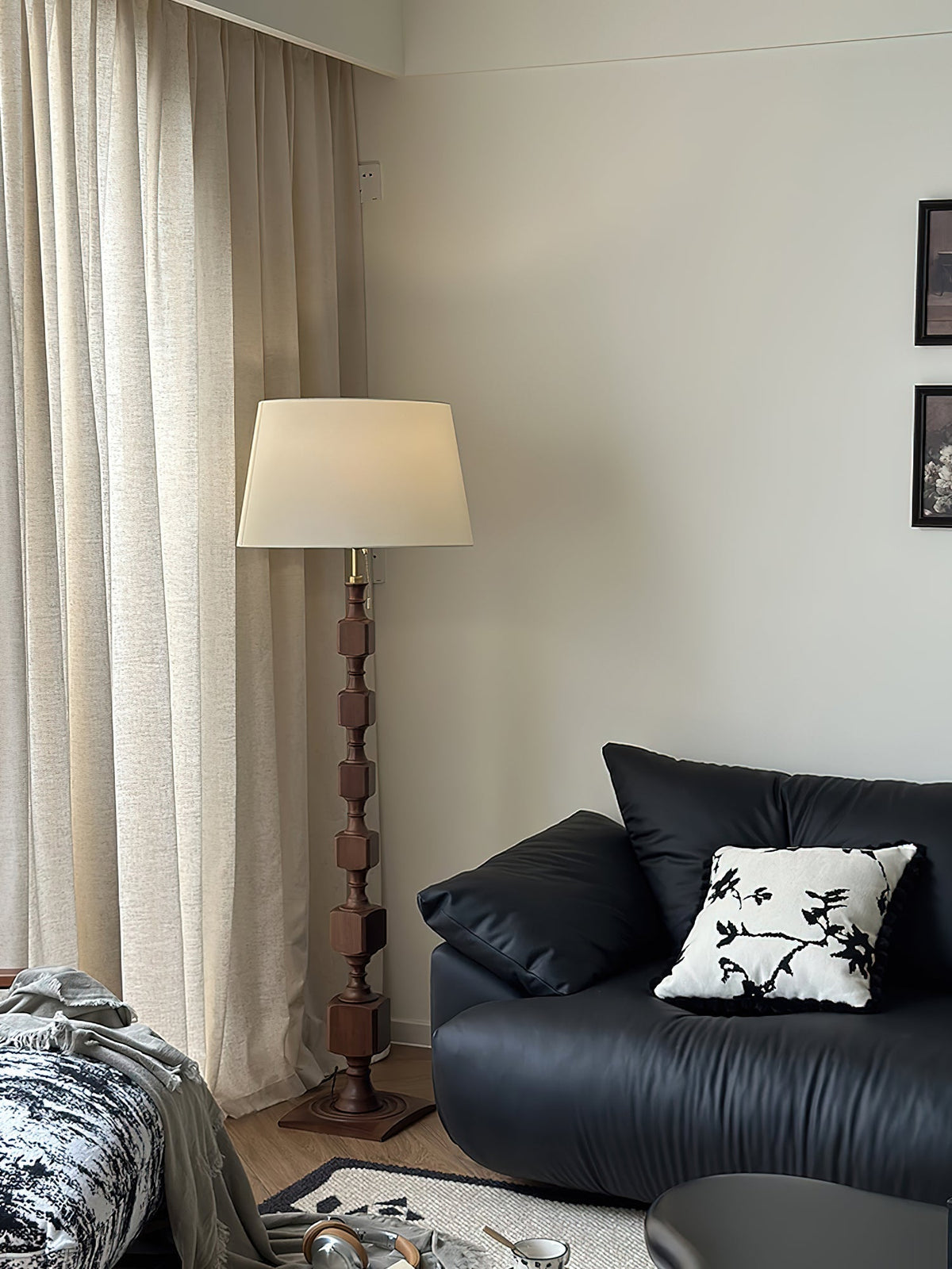 Sylarelle Hexas Wood Floor Lamp
