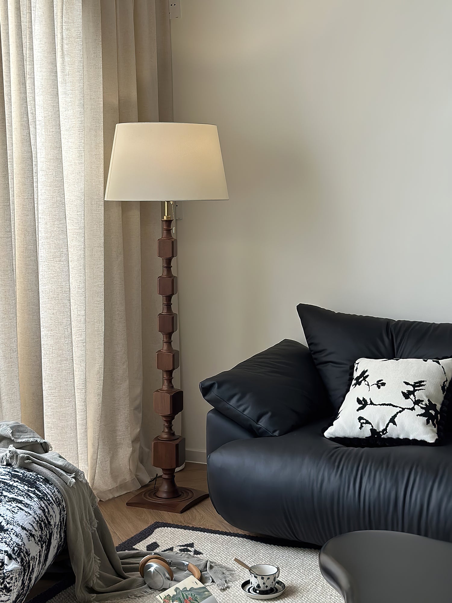 Sylarelle Hexas Wood Floor Lamp