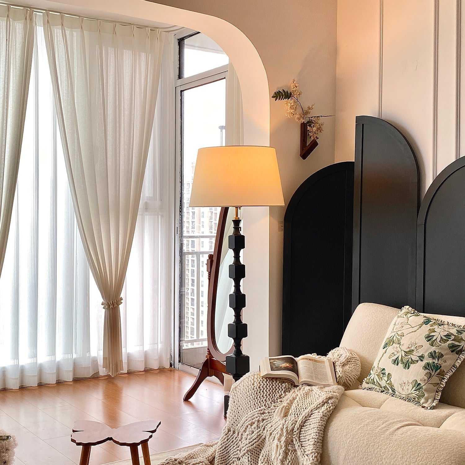 Sylarelle Hexas Wood Floor Lamp