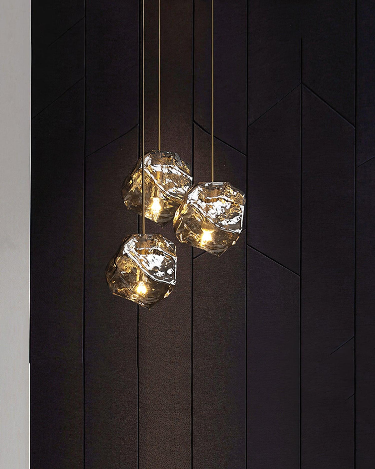 Kixu Brass Luxurious Pendant Lamp