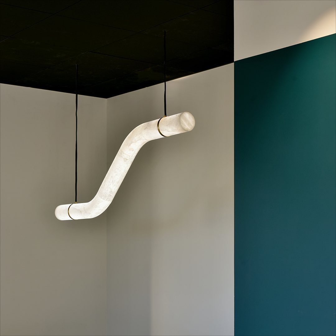 Mithos Curved Alabaster Pendant Light