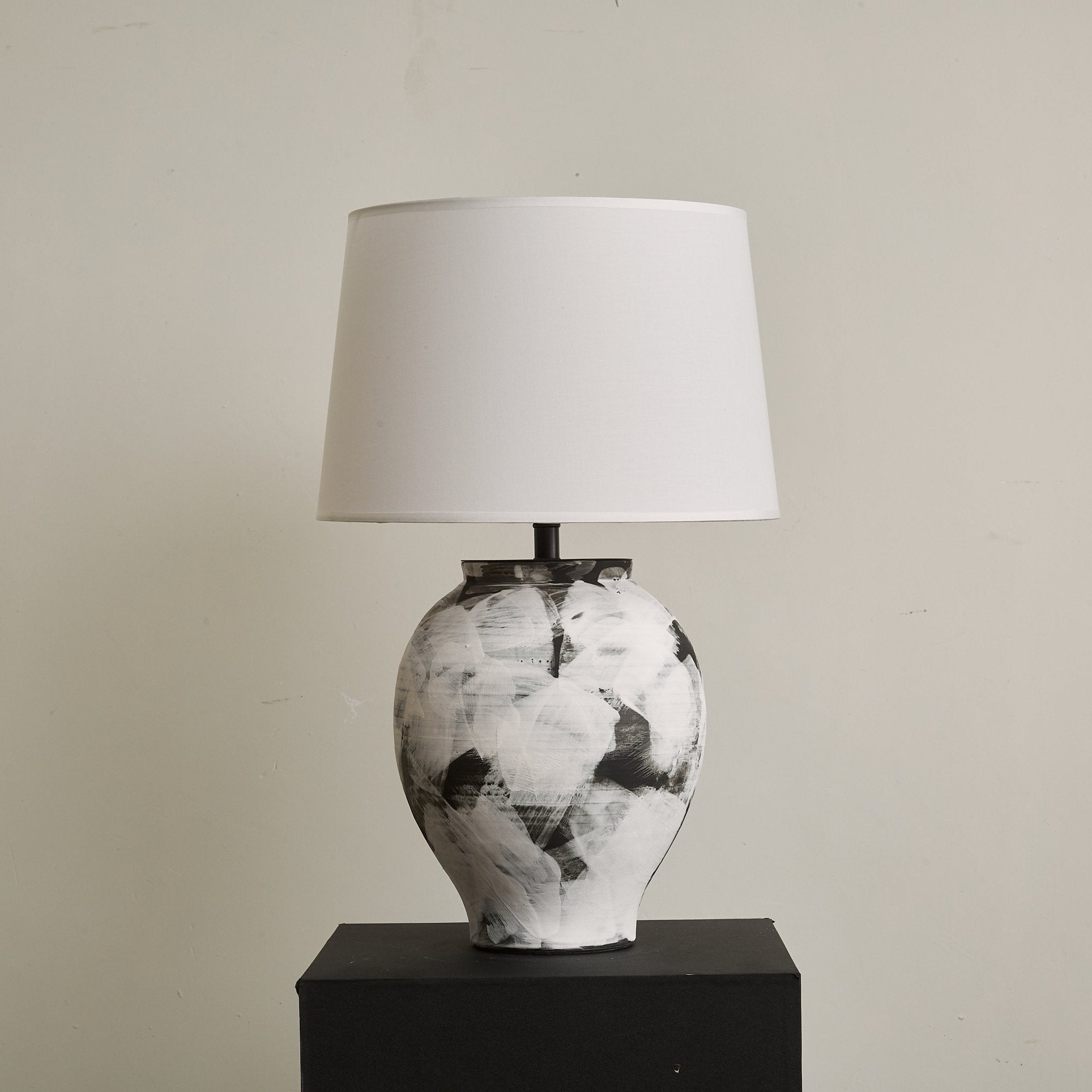 Brush Elegant Ceramic Table Lamp