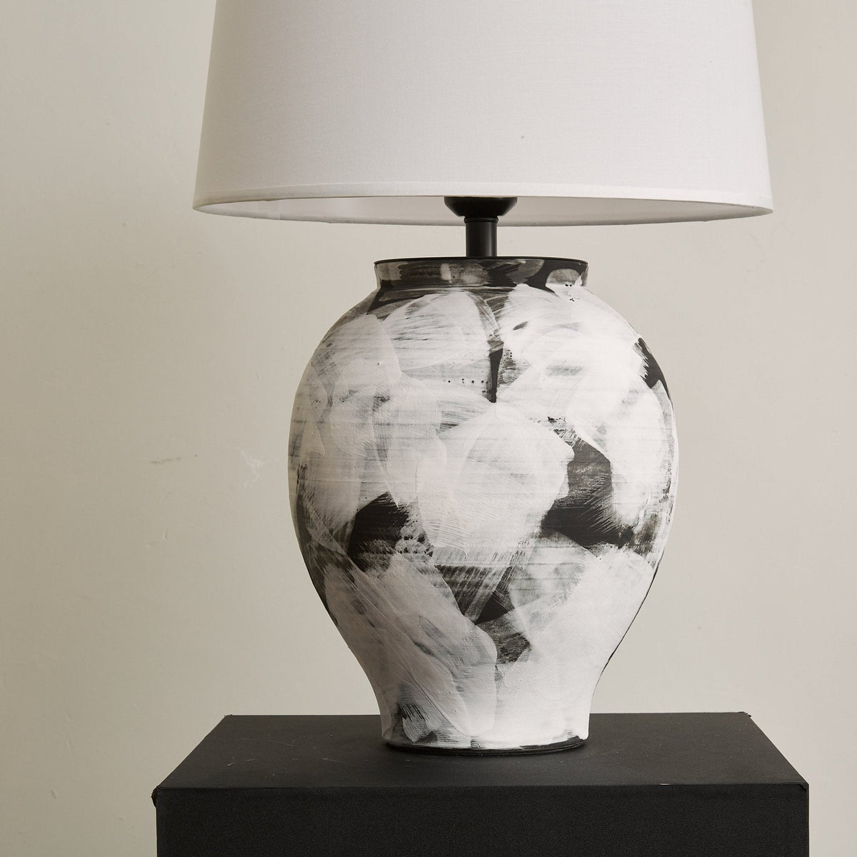 Brush Elegant Ceramic Table Lamp