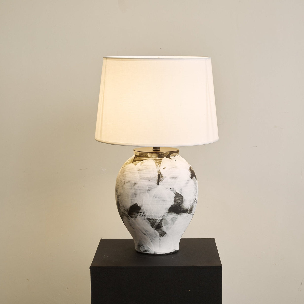 Brush Elegant Ceramic Table Lamp