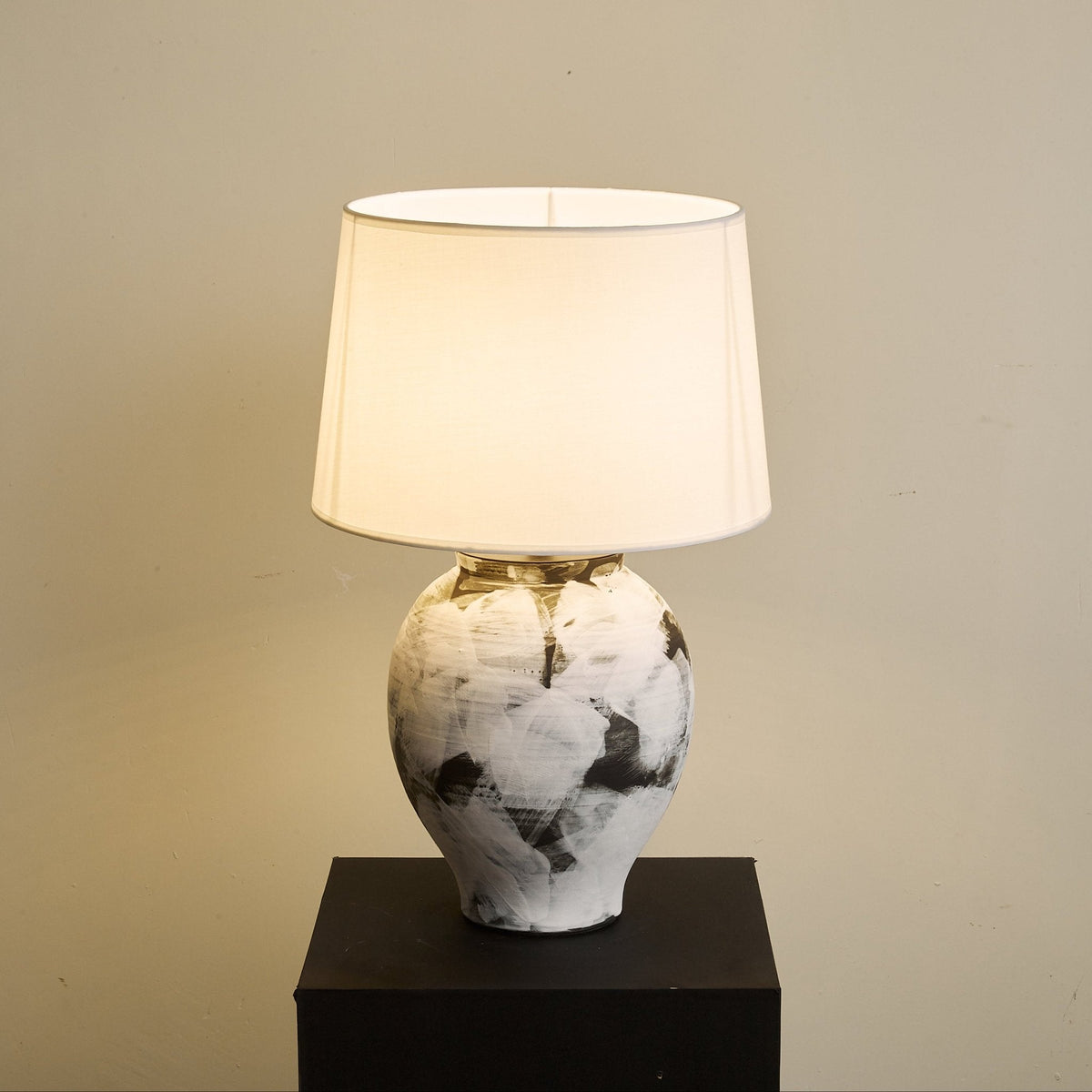 Brush Elegant Ceramic Table Lamp