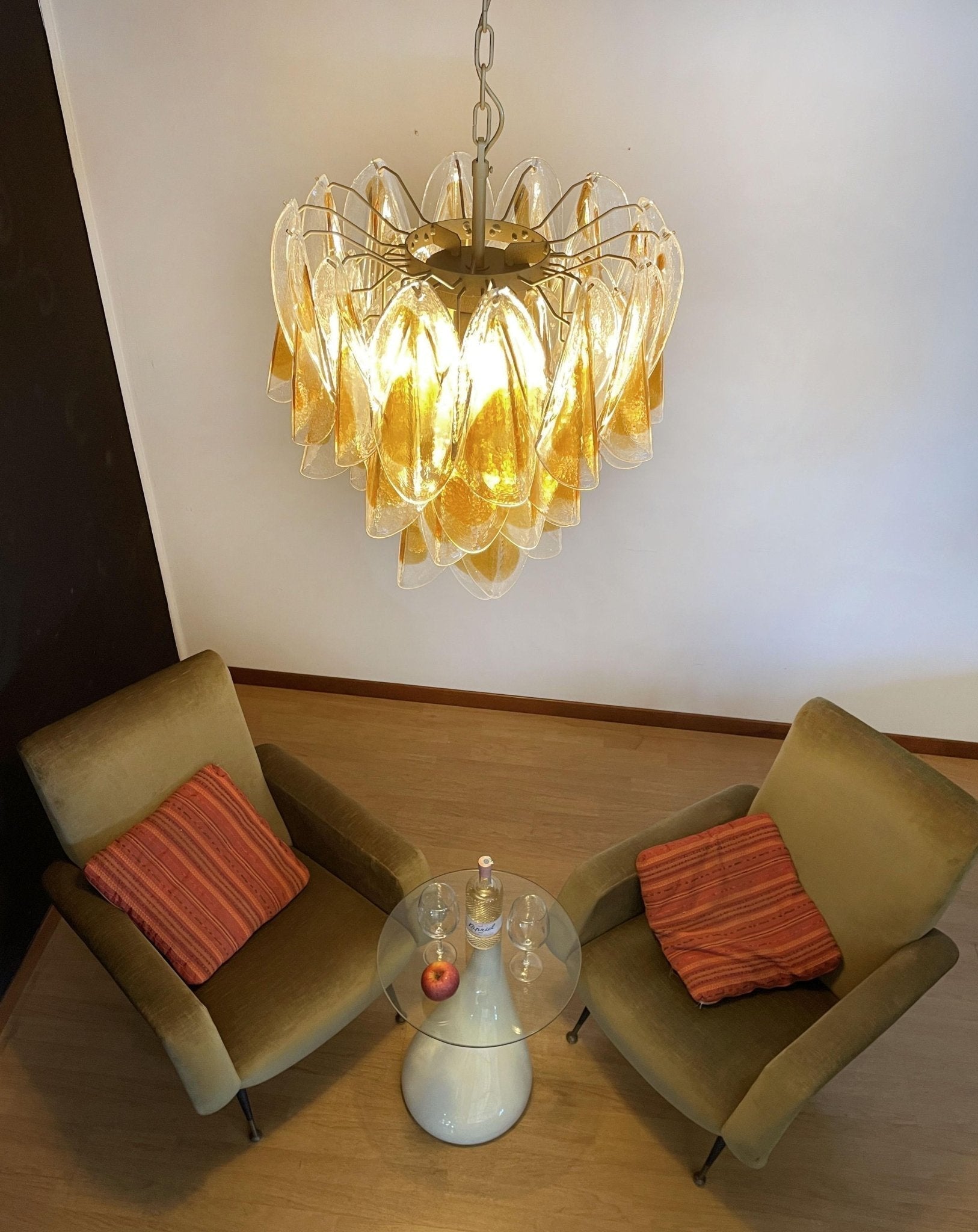Vild Chandelier Isabella Gold Petal Layered
