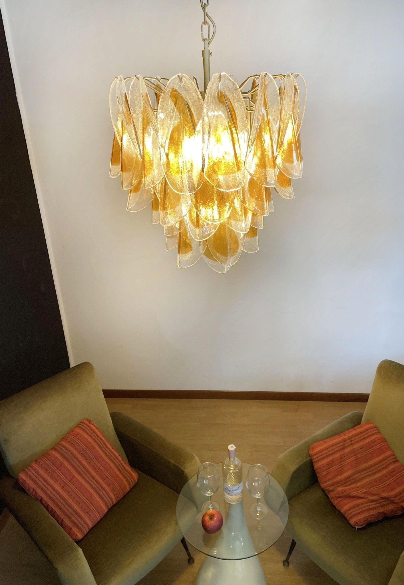 Vild Chandelier Isabella Gold Petal Layered