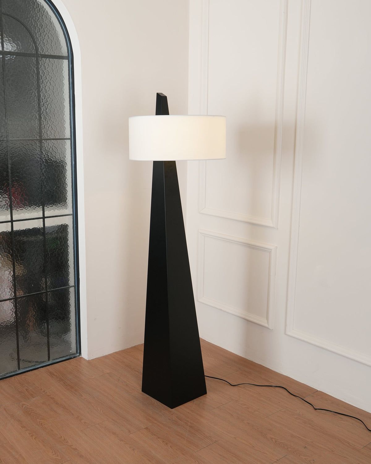 Renalise Obelisk Floor Lamp