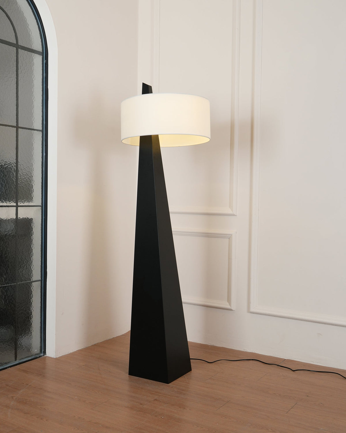 Renalise Obelisk Floor Lamp