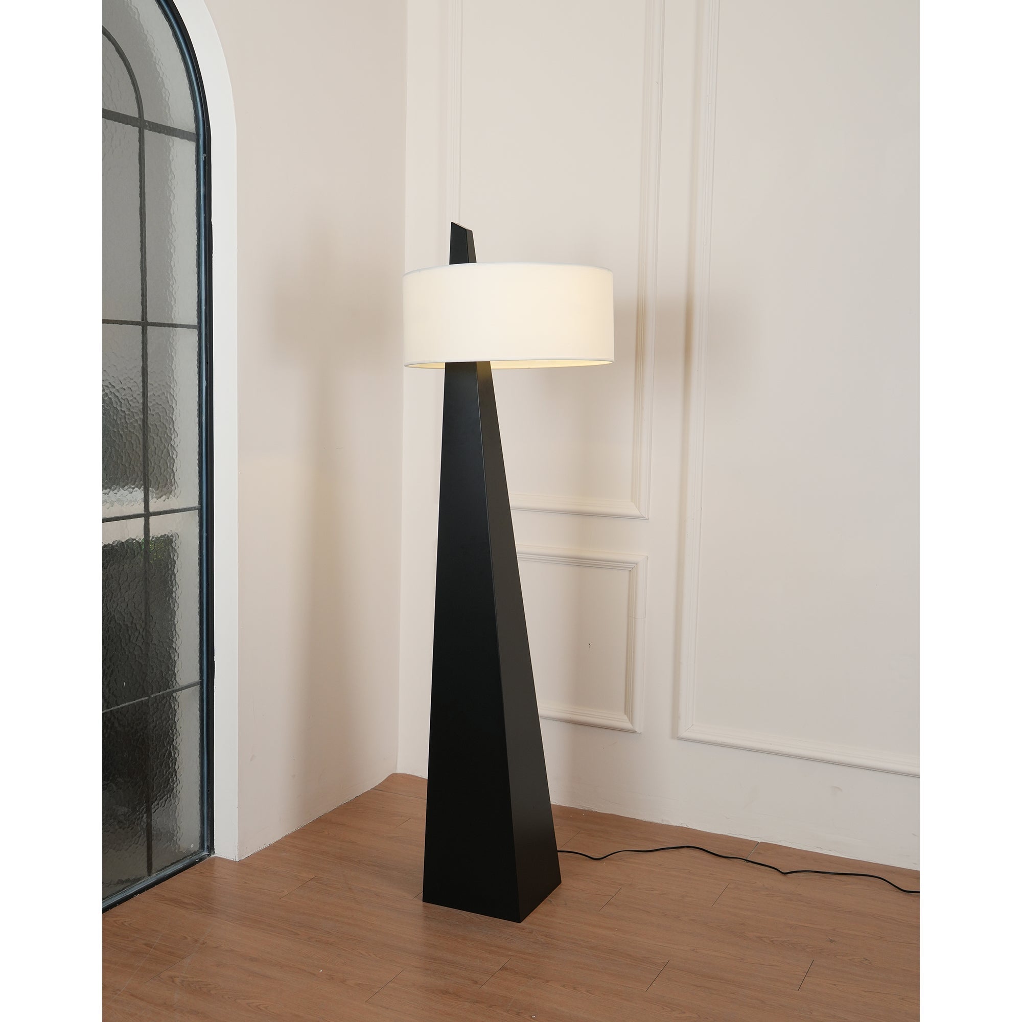Renalise Obelisk Floor Lamp