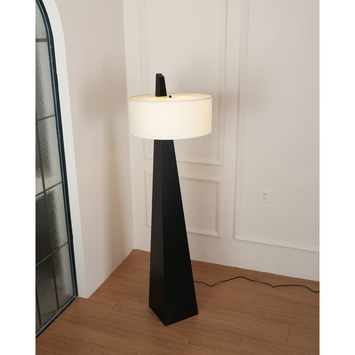 Renalise Obelisk Floor Lamp
