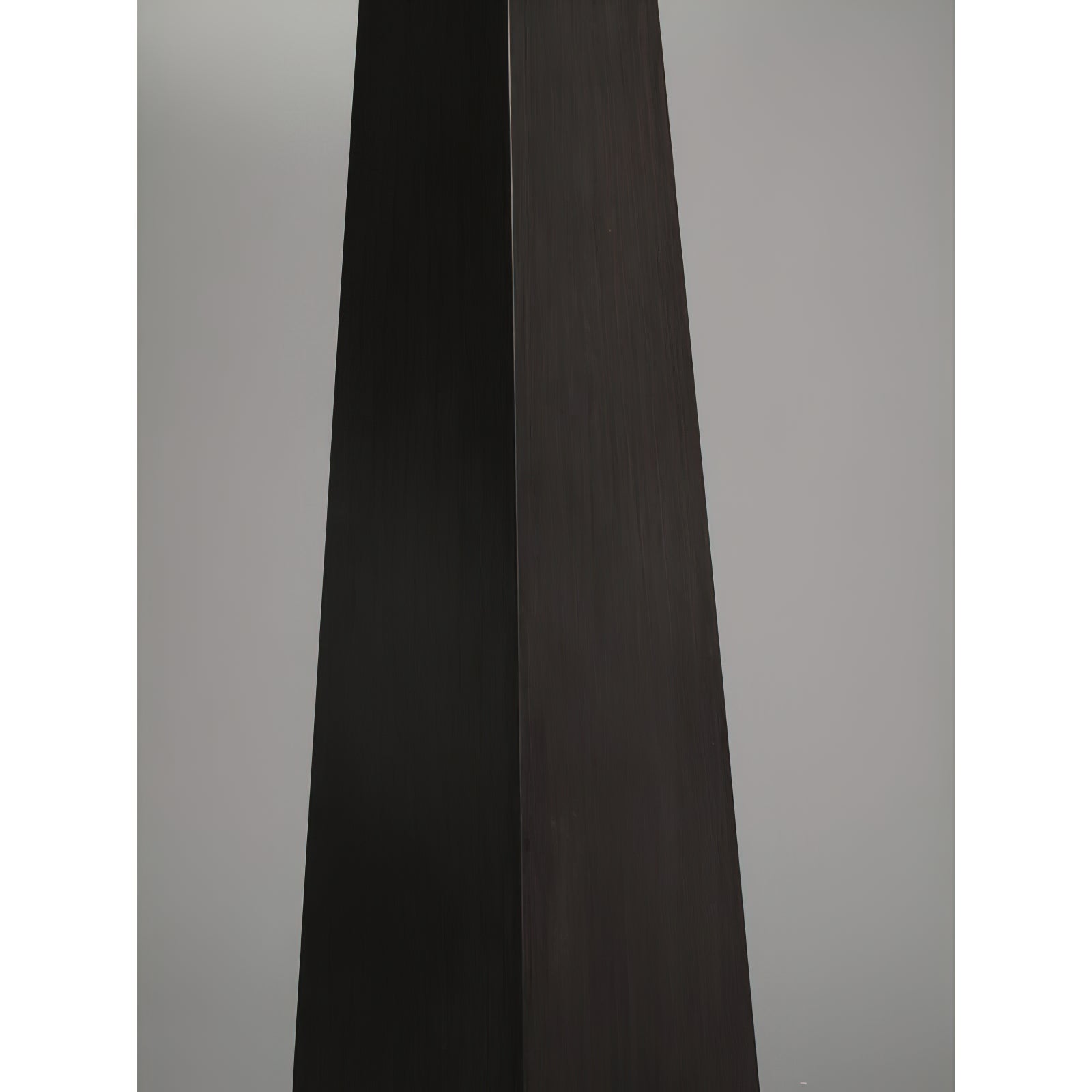 Avenalora Obelisk Table Lamp