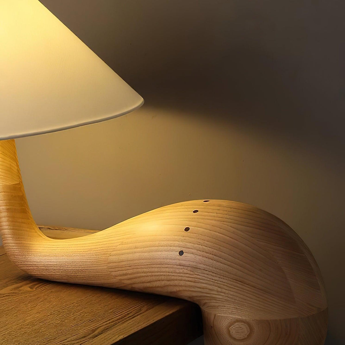 Solisise Wood Artistic Table Lamp